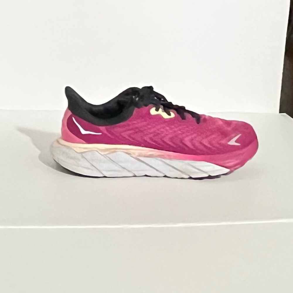 HOKA Arahi 6 Running Shoes - Picture 9 of 12
